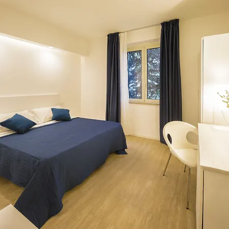 Th 4* Lacona