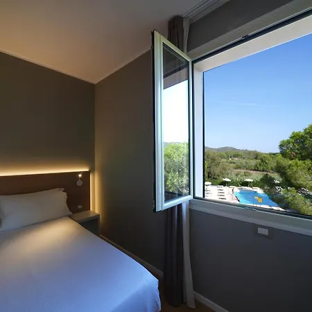Th 4* Lacona
